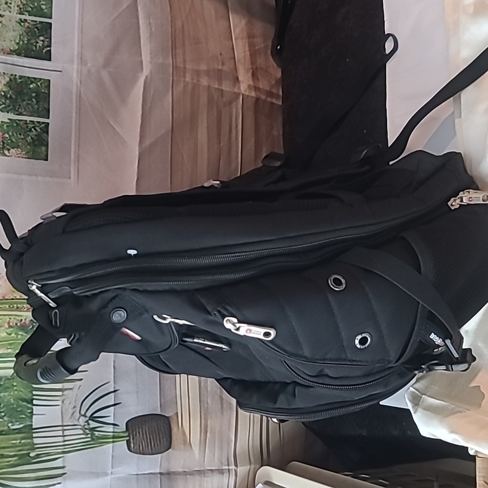 NWOT Swissgear  ScanSmart Black Backpack - Picture 5 of 9